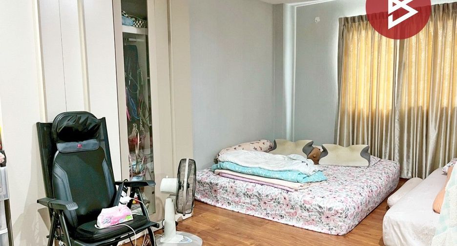 For sale 4 ベッドルーム townhouse in Bang Khae, Bangkok