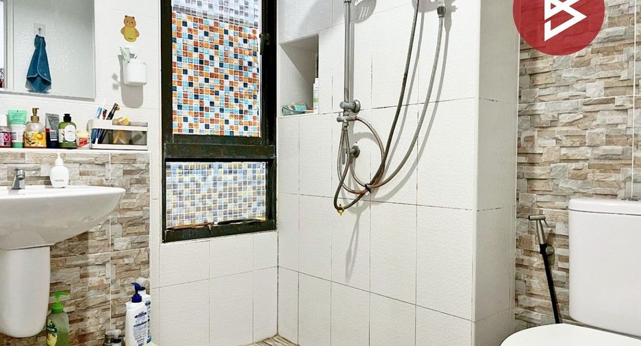 For sale 4 ベッドルーム townhouse in Bang Khae, Bangkok