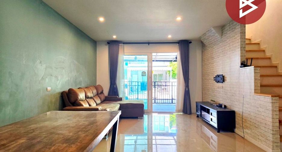 À vendre 3 chambres maison de ville à Krathum Baen, Samut Sakhon