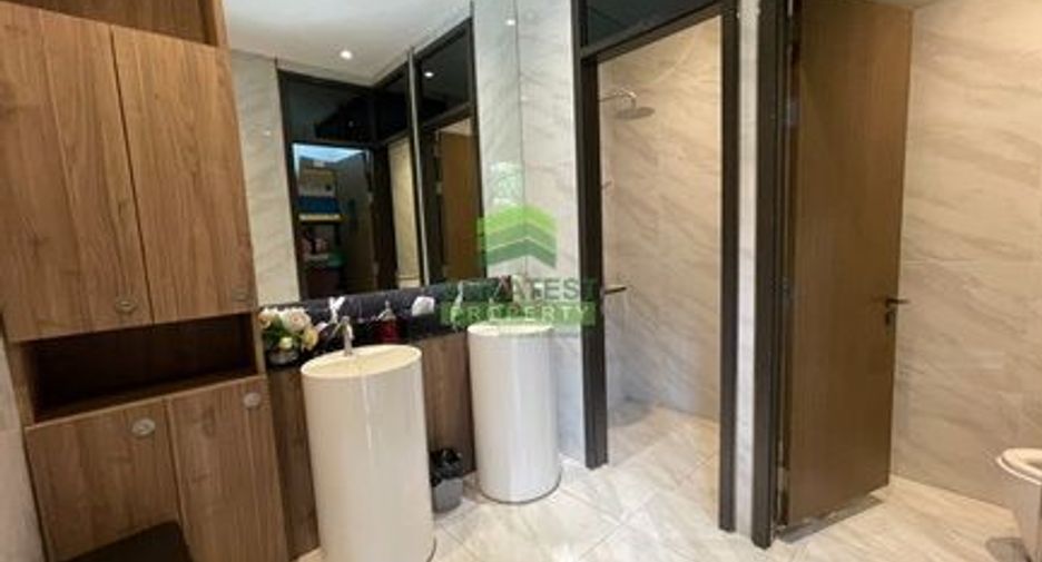 Casa en alquiler y en venta de 4 habitaciones en Saphan Sung, Bangkok