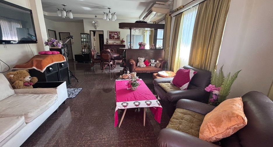 For sale 10 bedrooms hotel in Mueang Rayong, Rayong