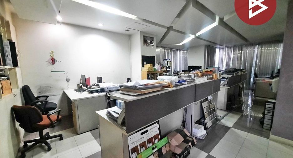 For sale 3 bedrooms townhouse in Bang Sue, Bangkok