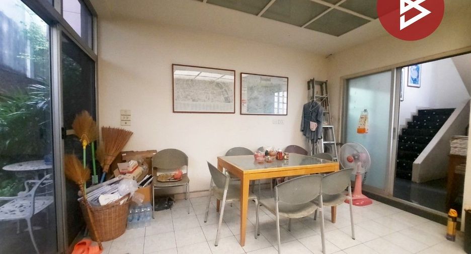 For sale 3 bedrooms townhouse in Bang Sue, Bangkok