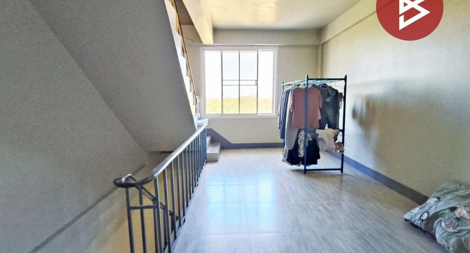 For sale 2 ベッドルーム retail Space in Ban Bueng, Chonburi
