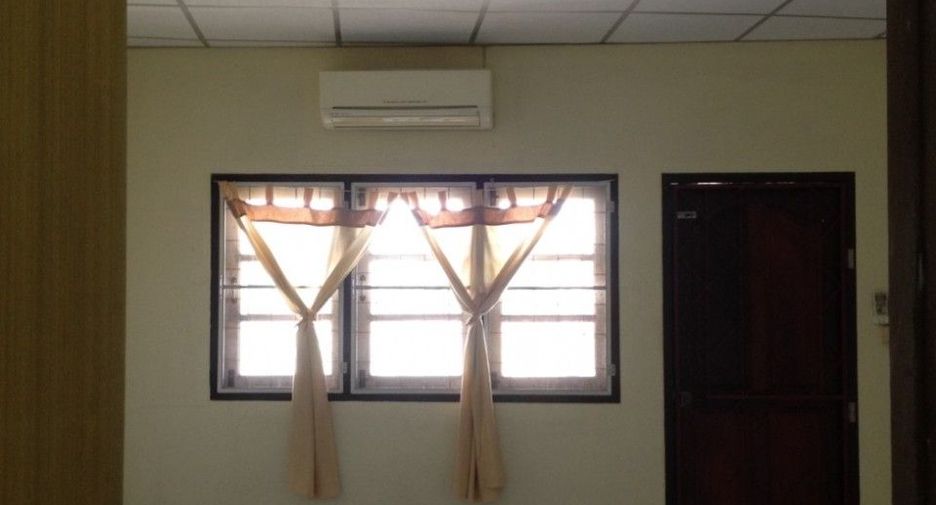 For sale 1 bed retail Space in Phanom Sarakham, Chachoengsao