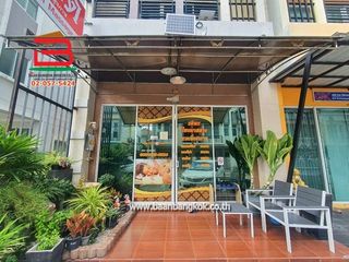 For sale 4 bedrooms townhouse in Khlong Sam Wa, Bangkok