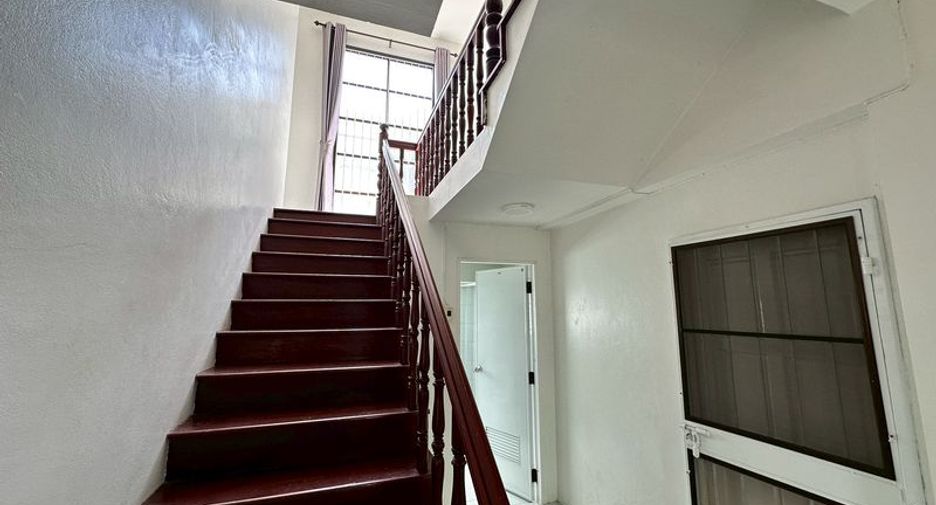 Haus zur Miete mit 3 Zimmer in Si Racha, Chonburi