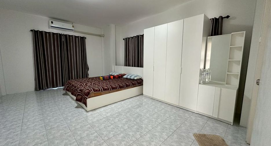 Haus zur Miete mit 3 Zimmer in Si Racha, Chonburi