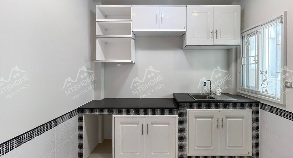 Casa en venta de 4 habitaciones en Pak Kret, Nonthaburi