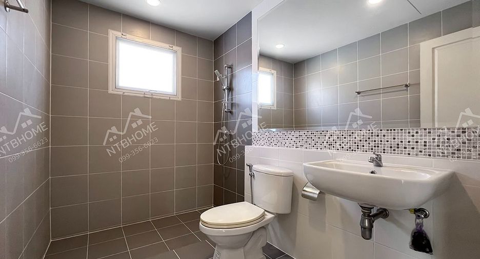 Casa en venta de 4 habitaciones en Pak Kret, Nonthaburi