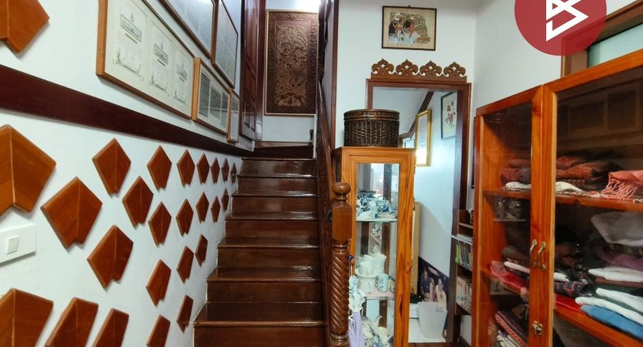 For sale 7 bedrooms townhouse in Chatuchak, Bangkok
