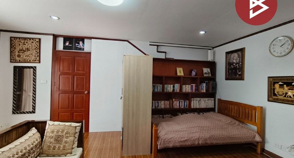 For sale 7 bedrooms townhouse in Chatuchak, Bangkok