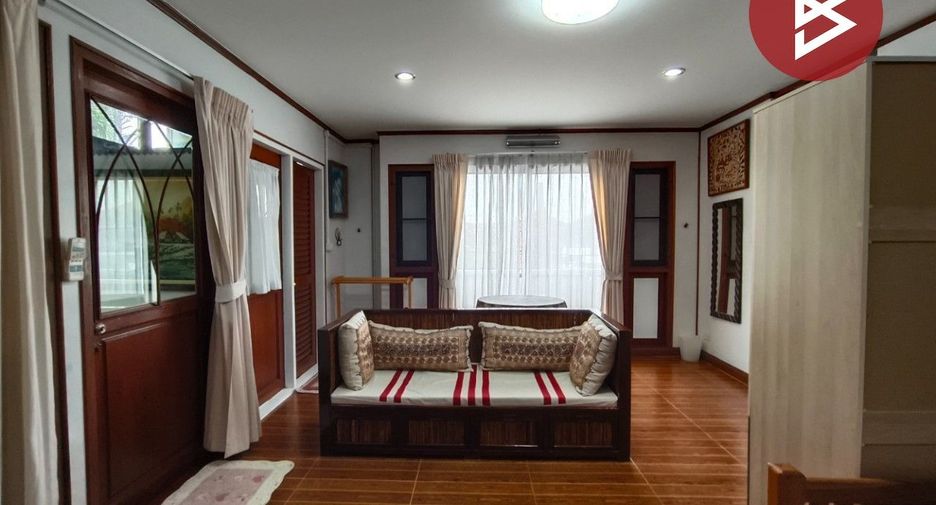 For sale 7 bedrooms townhouse in Chatuchak, Bangkok