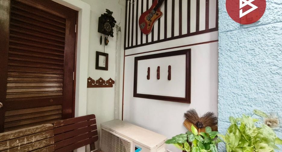 For sale 7 bedrooms townhouse in Chatuchak, Bangkok