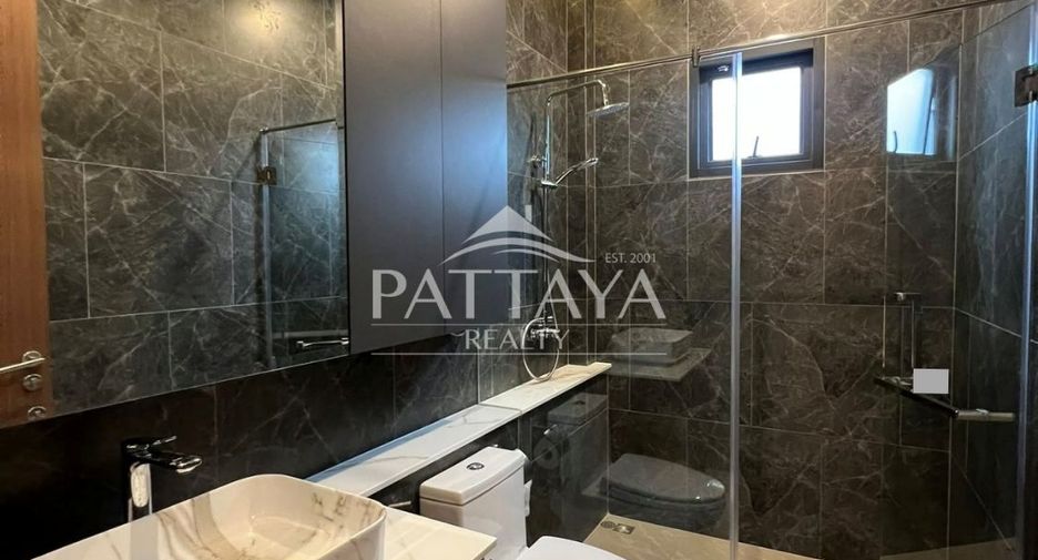 For rent and for sale 4 bedrooms house in Bang Lamung, Chonburi