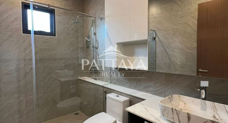 For rent and for sale 4 bedrooms house in Bang Lamung, Chonburi