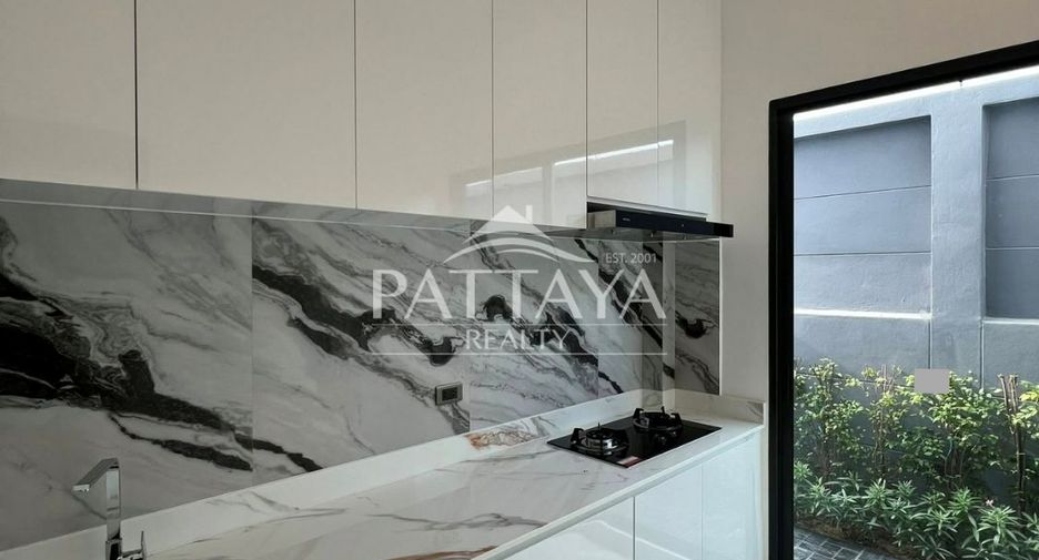 For rent and for sale 4 bedrooms house in Bang Lamung, Chonburi