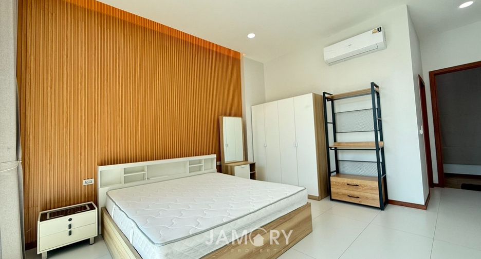 For rent 3 bedrooms house in East Pattaya, Pattaya