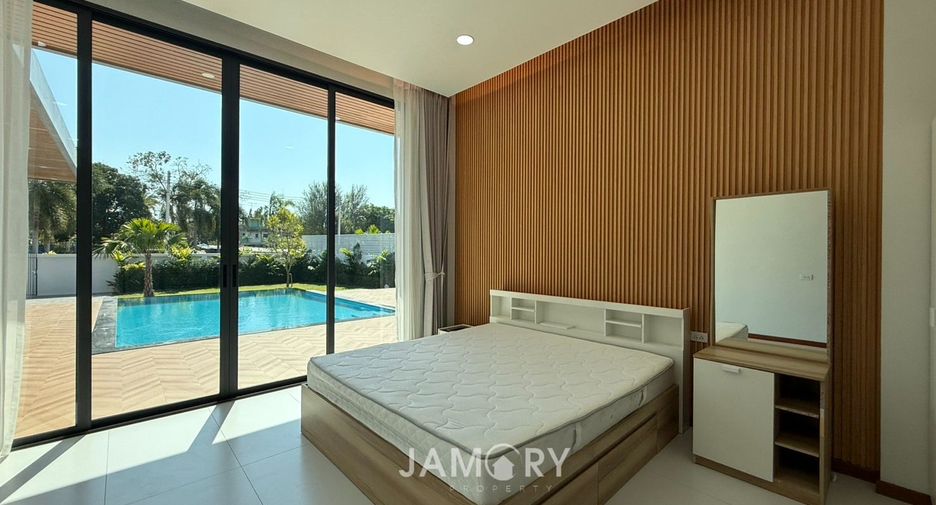 For rent 3 bedrooms house in East Pattaya, Pattaya