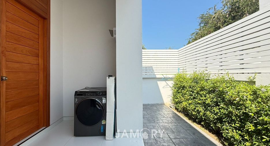 For rent 3 bedrooms house in East Pattaya, Pattaya