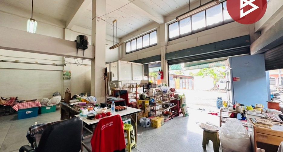 For sale retail Space in Sam Phran, Nakhon Pathom