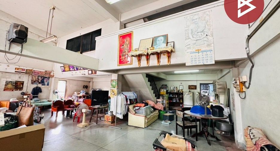 For sale retail Space in Sam Phran, Nakhon Pathom