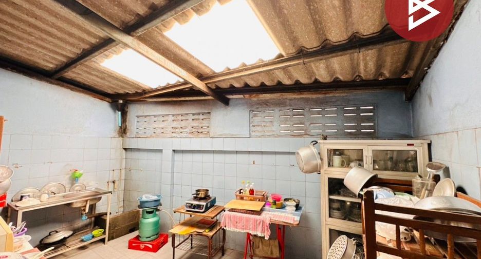 For sale retail Space in Sam Phran, Nakhon Pathom