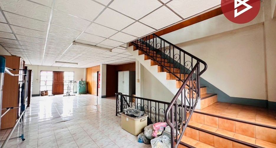 For sale retail Space in Sam Phran, Nakhon Pathom