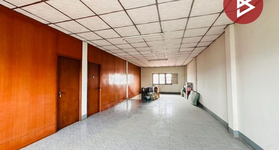 For sale retail Space in Sam Phran, Nakhon Pathom