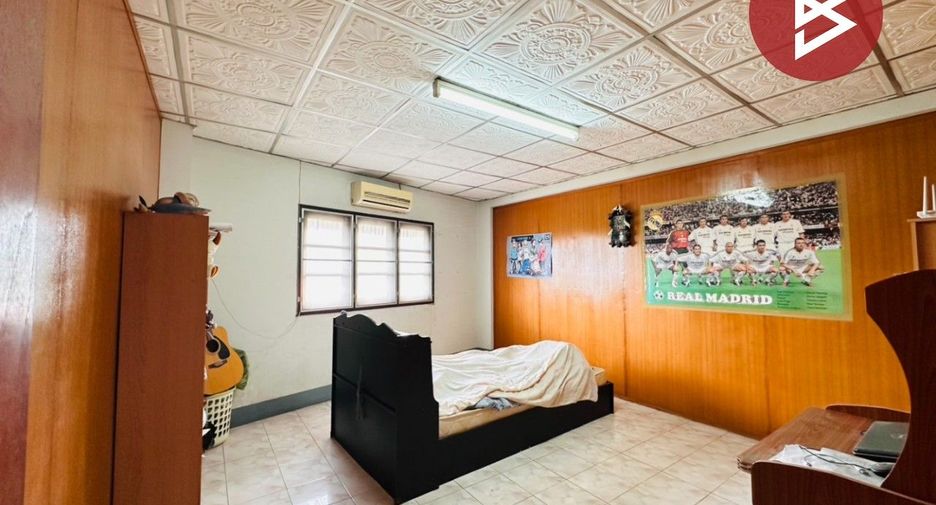 For sale retail Space in Sam Phran, Nakhon Pathom