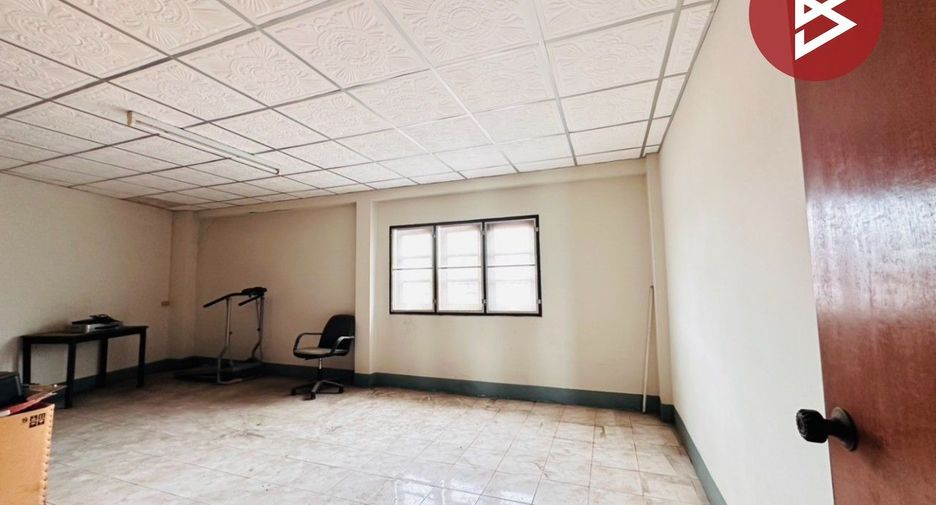 For sale retail Space in Sam Phran, Nakhon Pathom