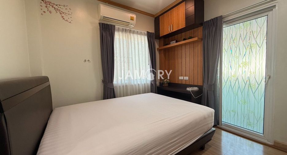 For sale 3 bedrooms house in East Pattaya, Pattaya