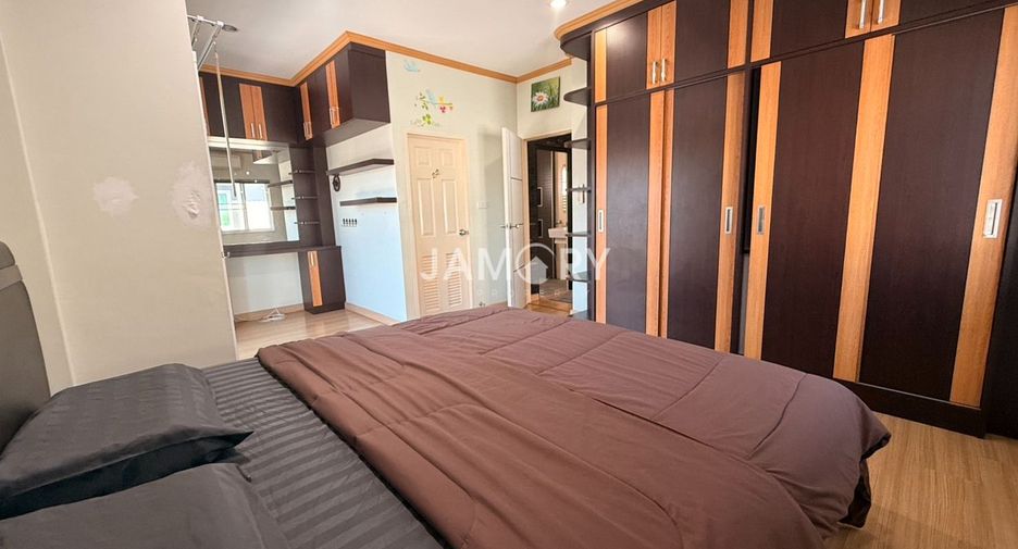 For sale 3 bedrooms house in East Pattaya, Pattaya