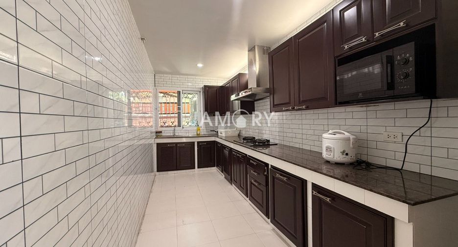 For sale 3 bedrooms house in East Pattaya, Pattaya