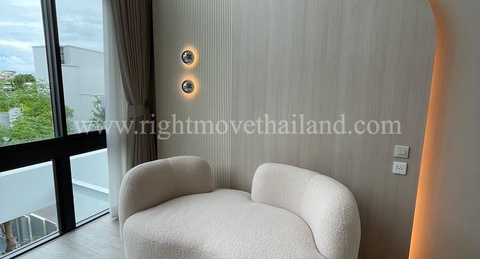 Casa en alquiler de 4 habitaciones en Saphan Sung, Bangkok