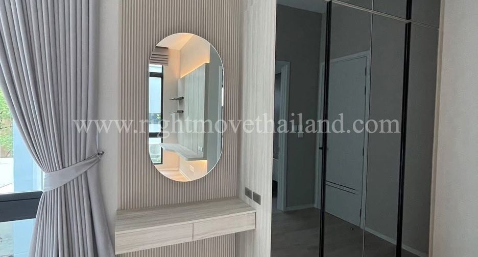 Casa en alquiler de 4 habitaciones en Saphan Sung, Bangkok