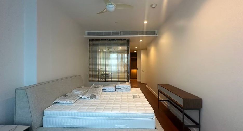 Condo en alquiler de 3 habitaciones en Pathum Wan, Bangkok