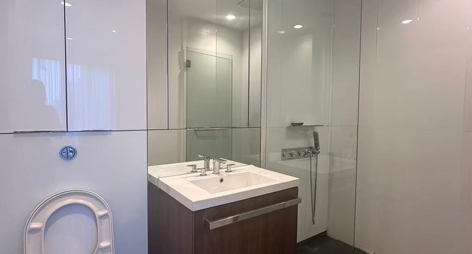 Condo en alquiler de 3 habitaciones en Pathum Wan, Bangkok
