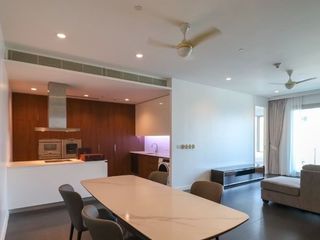 Condo en alquiler de 3 habitaciones en Pathum Wan, Bangkok