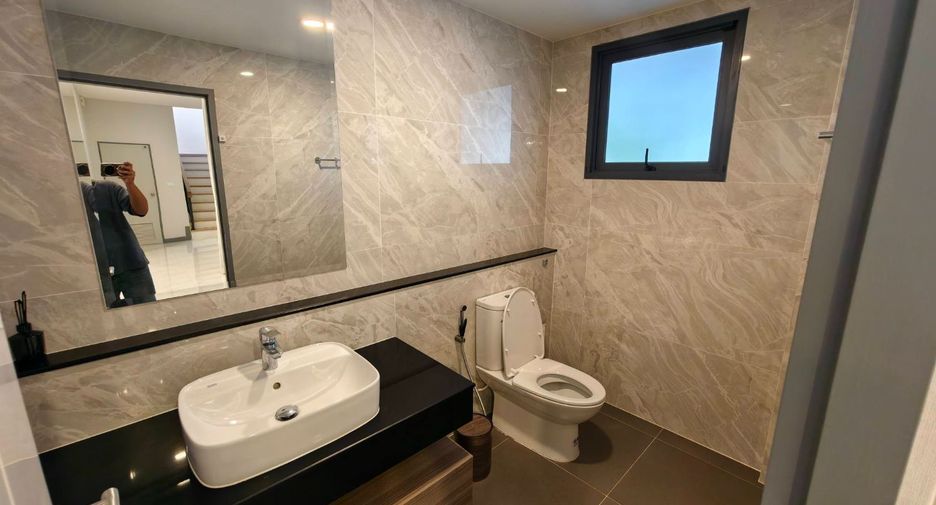 For rent 4 bedrooms house in Prawet, Bangkok