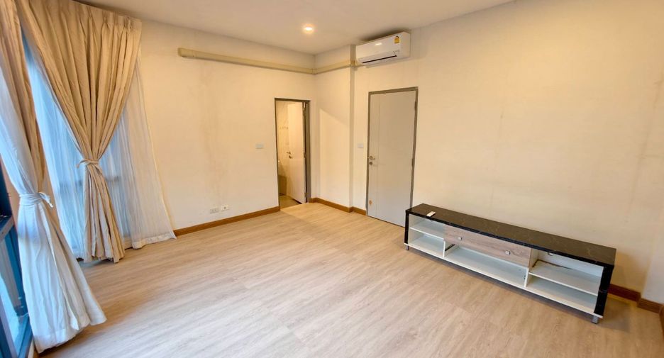 For rent 4 bedrooms house in Prawet, Bangkok