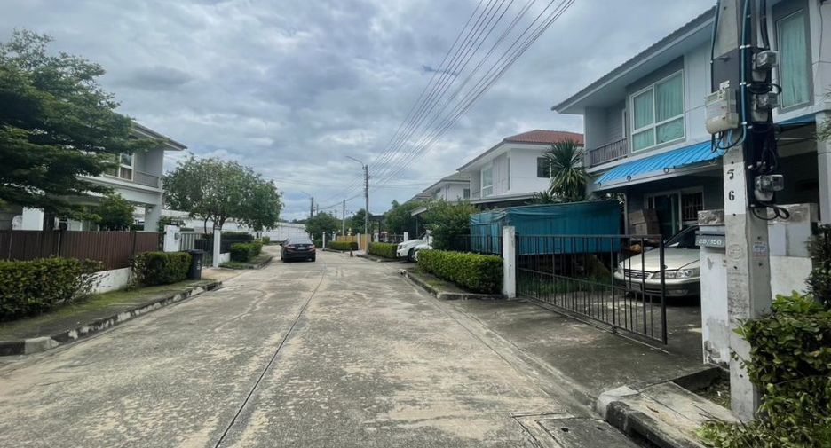 For sale 3 bedrooms house in Bang Khun Thian, Bangkok