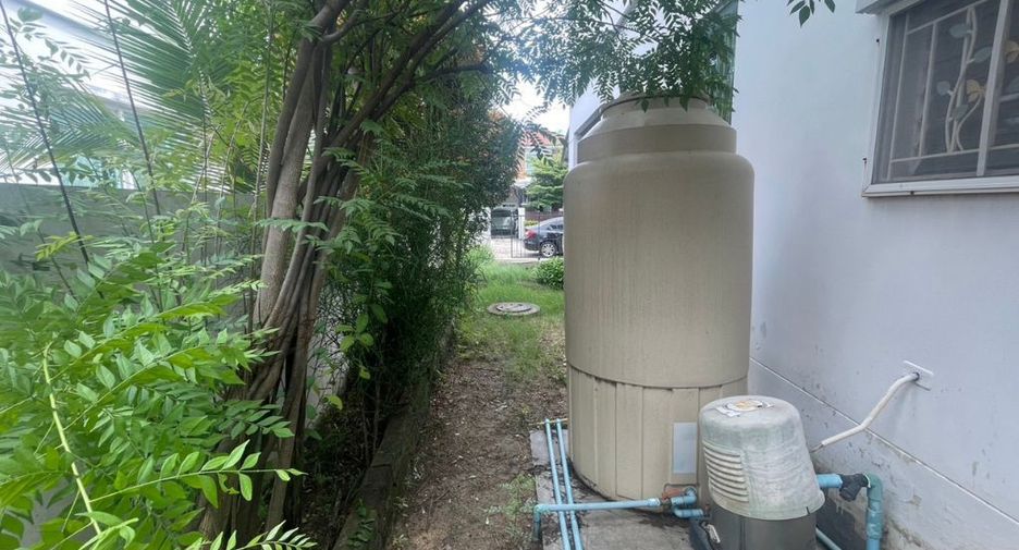 For sale 3 bedrooms house in Bang Khun Thian, Bangkok