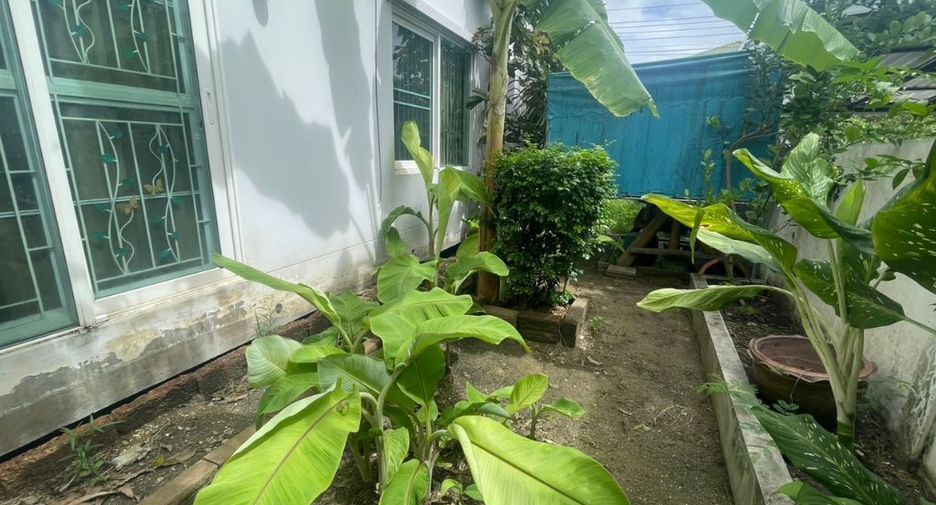 For sale 3 bedrooms house in Bang Khun Thian, Bangkok