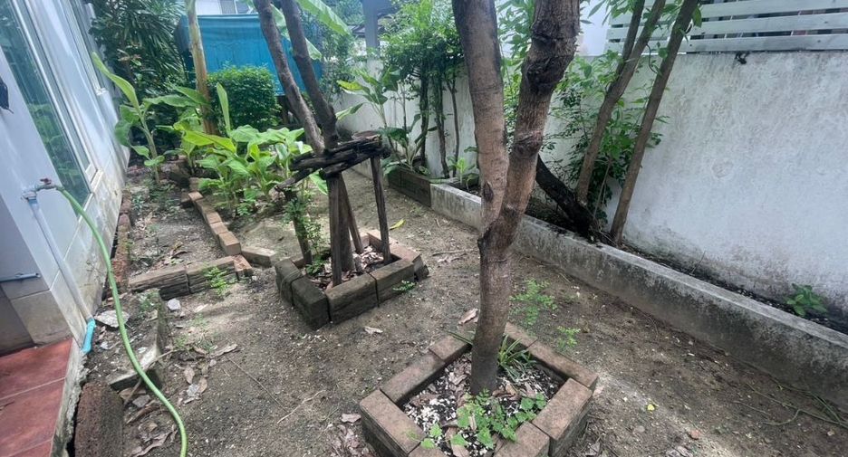 For sale 3 bedrooms house in Bang Khun Thian, Bangkok