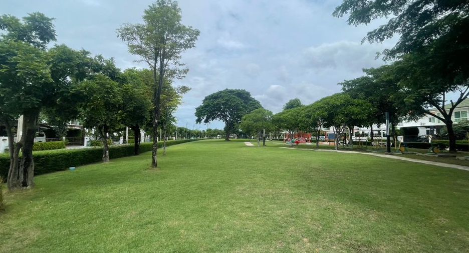 For sale 3 bedrooms house in Bang Khun Thian, Bangkok