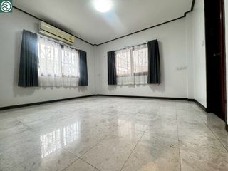 For rent 4 bedrooms house in Phaya Thai, Bangkok