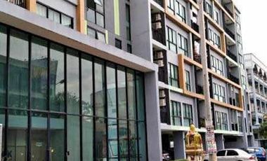 À vendre 2 chambres condo à Bang Na, Bangkok