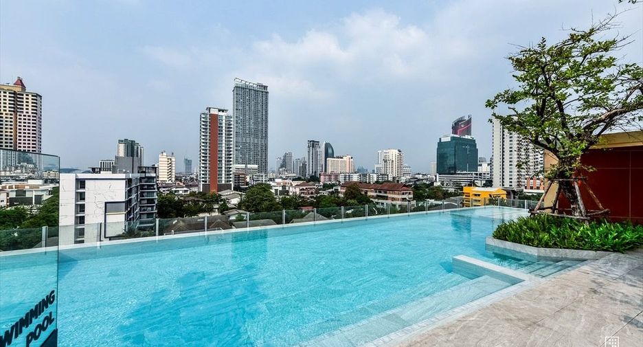 For rent 1 bed condo in Phaya Thai, Bangkok