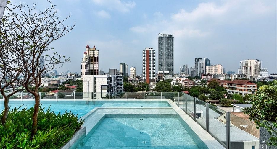 For rent 1 bed condo in Phaya Thai, Bangkok